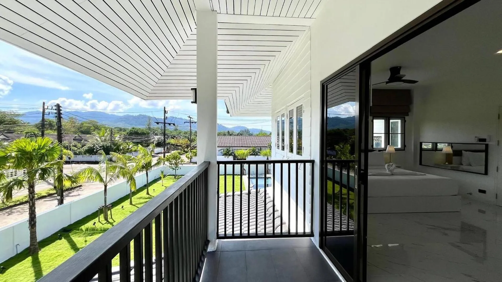 Khaolak Home - Large 16 Meters Lap Swimming Pool With 500Mbps Private Wifi Khao Lak
