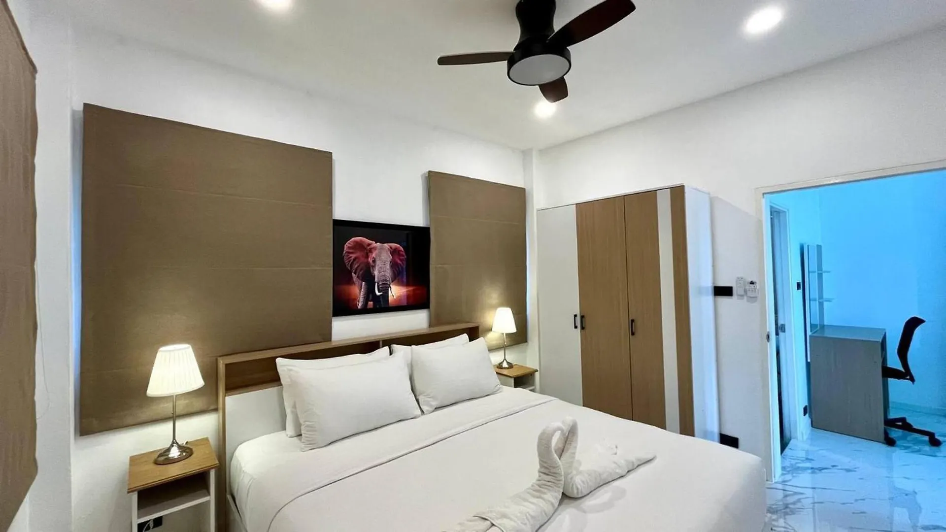 Khaolak Home - Large 16 Meters Lap Swimming Pool With 500Mbps Private Wifi Khao Lak