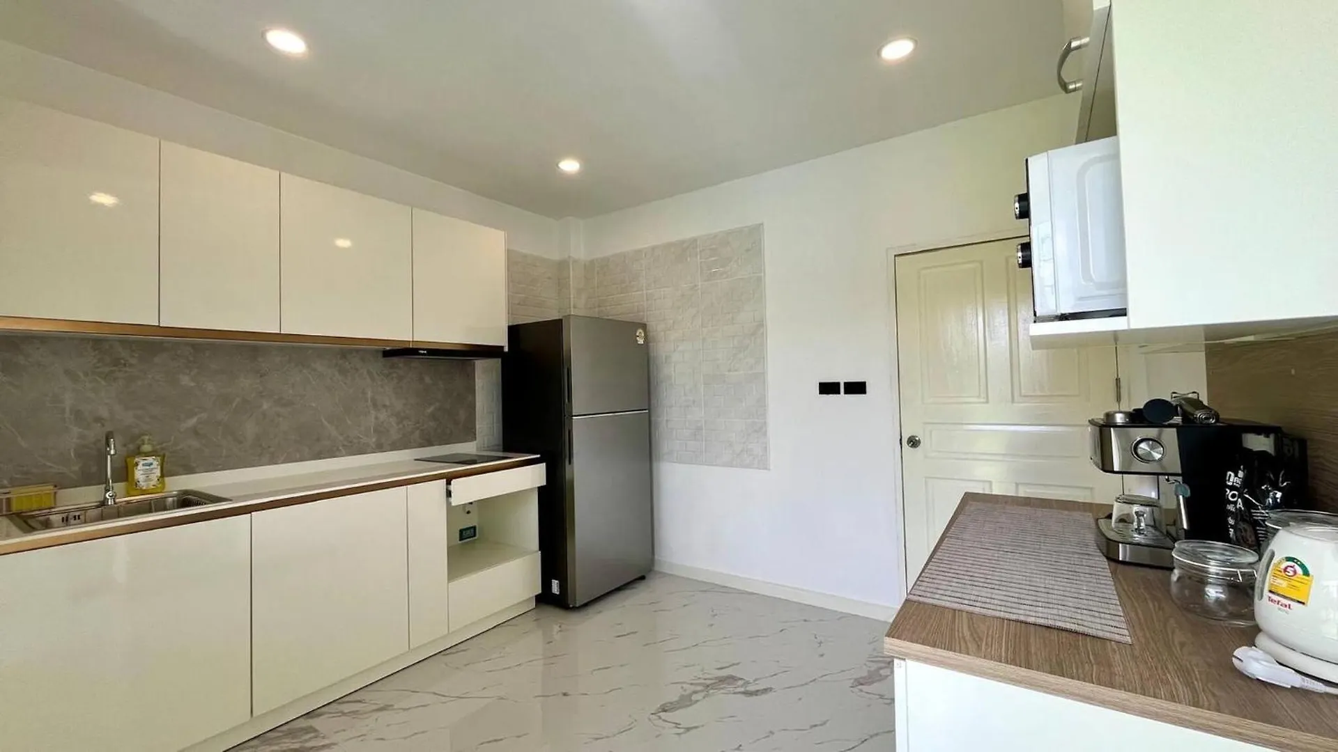 Khaolak Home - Large 16 Meters Lap Swimming Pool With 500Mbps Private Wifi Khao Lak